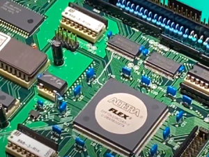 プリント基板上のICチップやコネクタなどへのジャンパー線の接続_配線完了