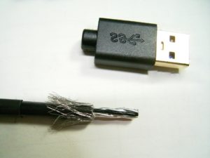 USBコネクタの切断